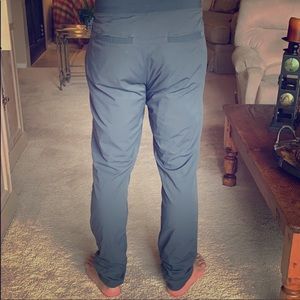 Lululemon men’s gray great wall pants lined